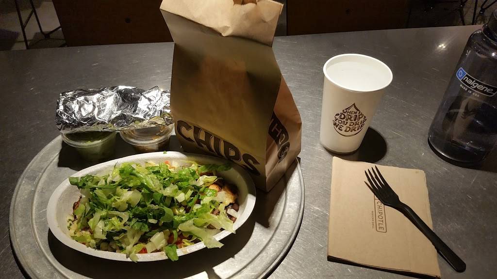 Chipotle Mexican Grill | restaurant | 9175 De Soto Ave, Chatsworth, CA 91311, USA | 8186712902 OR +1 818-671-2902
