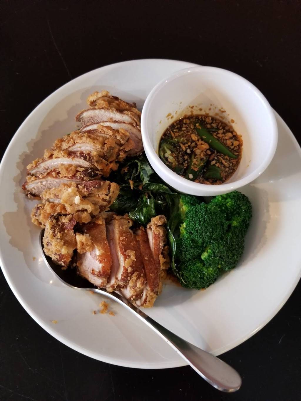 Sweet Basil Thai Cuisine | restaurant | 24 W Main St, Berryville, VA 22611, USA | 5409556234 OR +1 540-955-6234