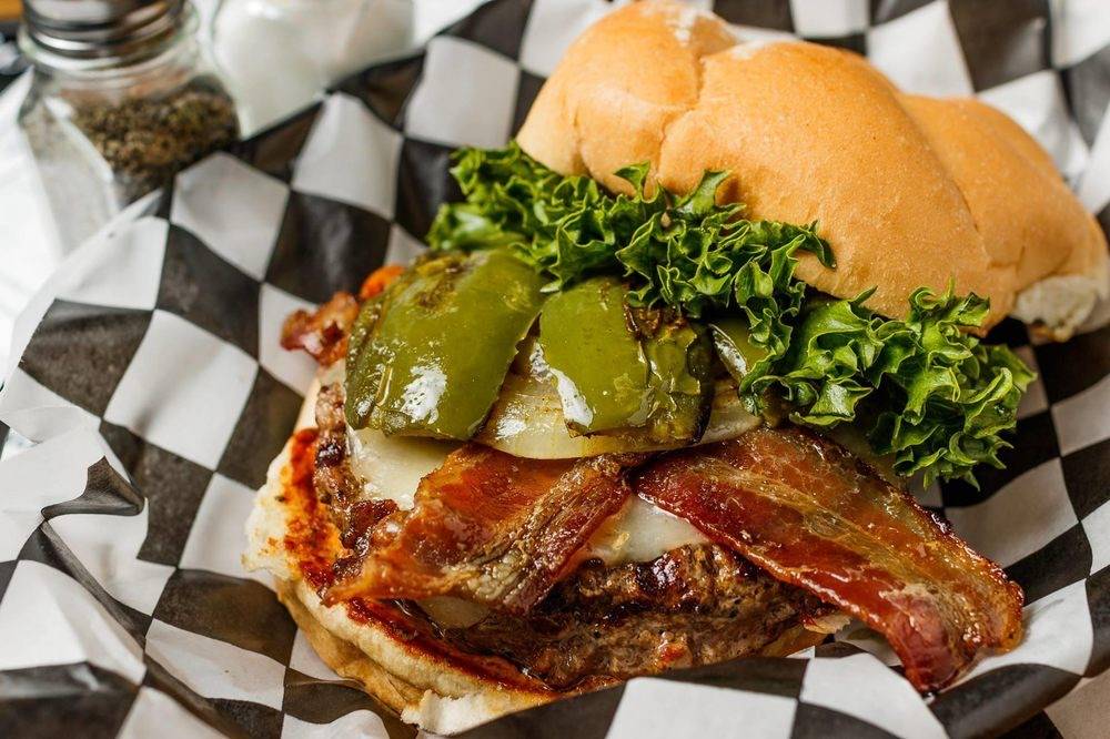 R & R CraftHouse Grill | restaurant | 12910 Malcomson Rd, Houston, TX 77070, USA | 8327611018 OR +1 832-761-1018