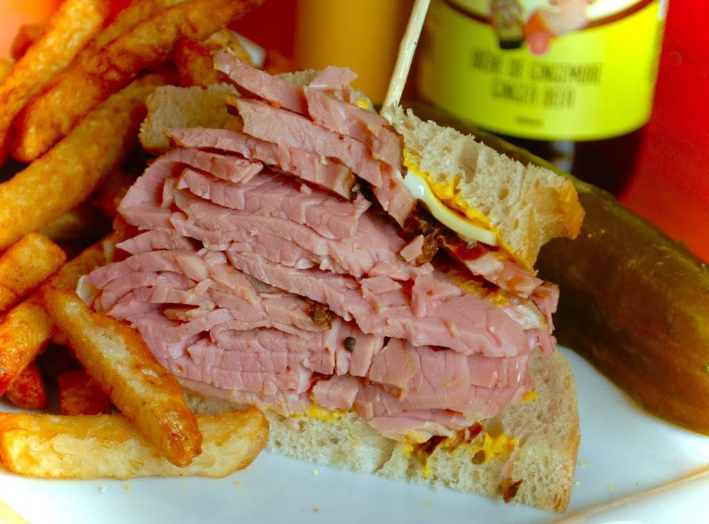 Lou Smoked Meat | restaurant | 17 Avenue de lÉglise, Saint-Sauveur, QC J0R 1R0, Canada | 4507440766 OR +1 450-744-0766
