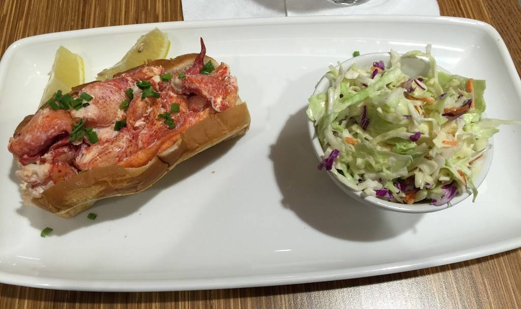 Vineyard Grille | restaurant | 1 Harborside Dr, East Boston, MA 02128, USA | 6175677500 OR +1 617-567-7500