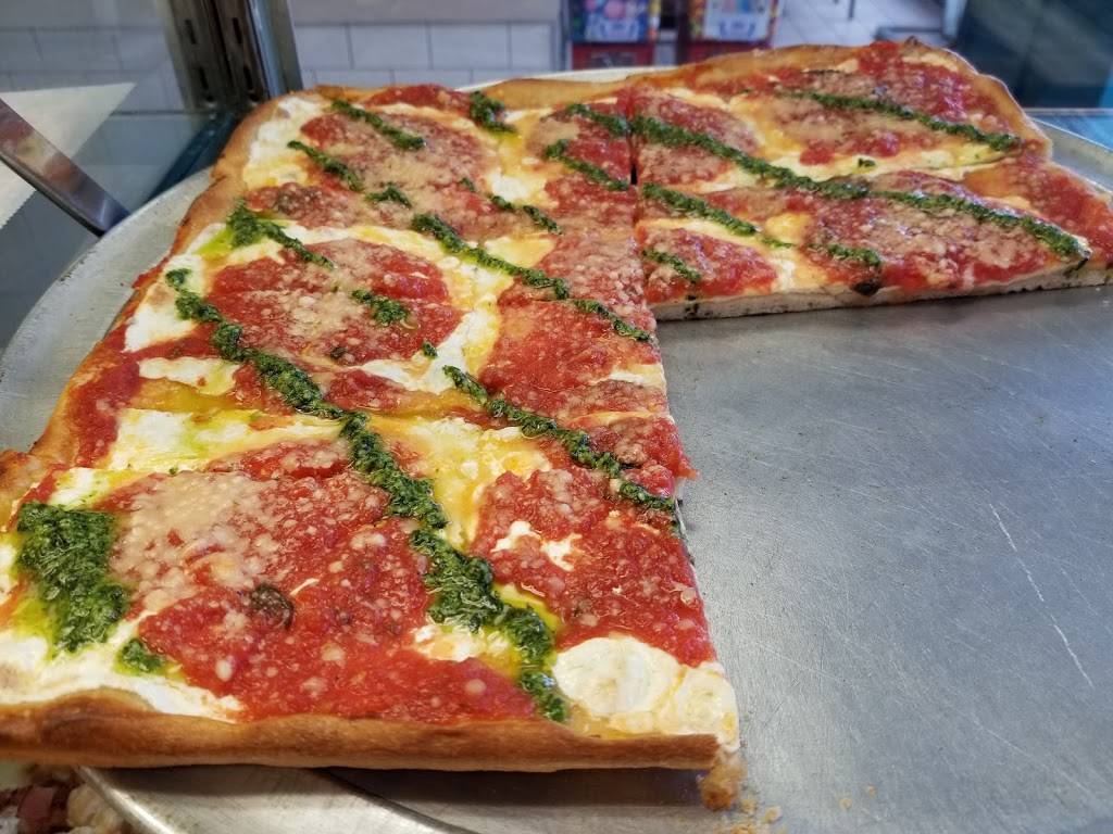 Lamici Pizza & Pasta | restaurant | 16053 Rockaway Blvd, Jamaica, NY 11434, USA | 7189786300 OR +1 718-978-6300