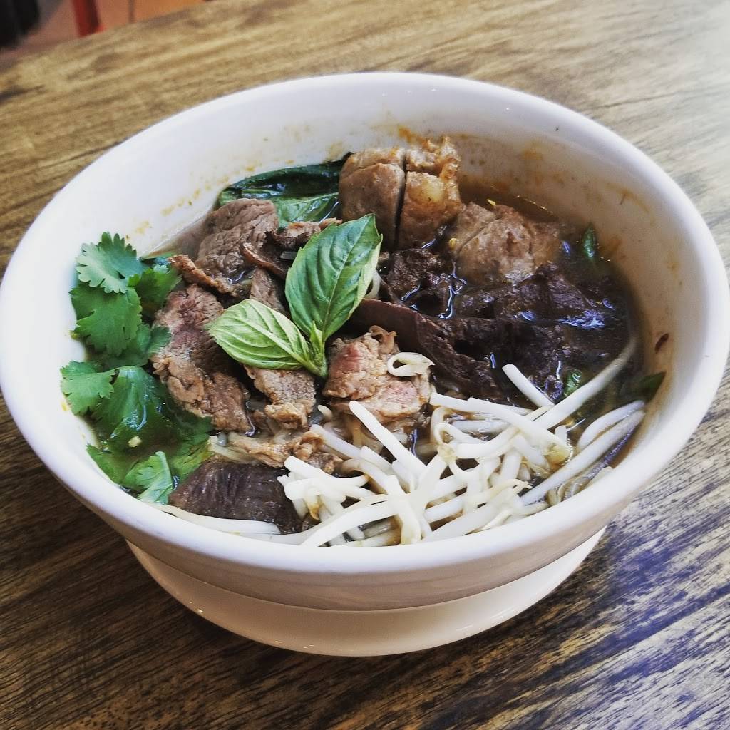 Lime Leaf Thai Fusion & Drinks | restaurant | 333 S State St Unit C13, Chicago, IL 60604, USA | 3128775857 OR +1 312-877-5857