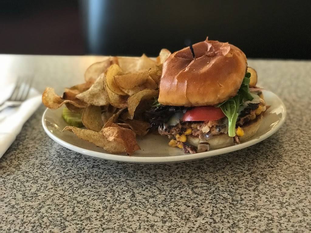 The Green Leaf Grill | restaurant | 415 W Main St, Waynesboro, VA 22980, USA | 5409494416 OR +1 540-949-4416