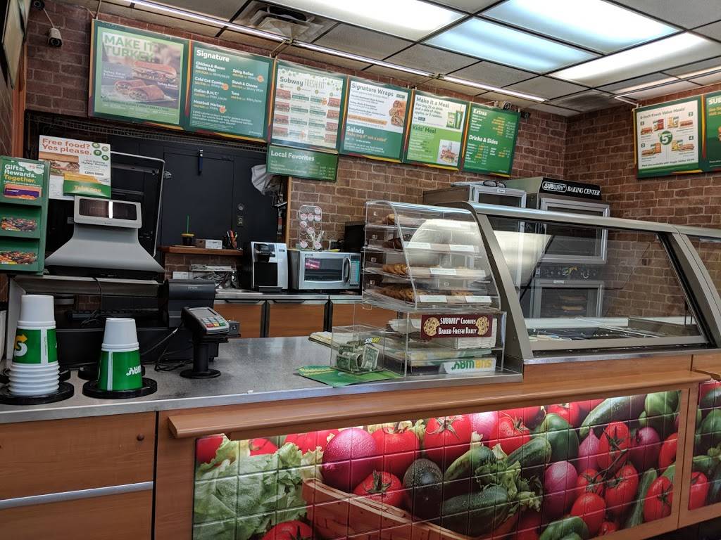 Subway | restaurant | 2496 Palm Ridge Rd, Sanibel, FL 33957, USA | 2394721255 OR +1 239-472-1255