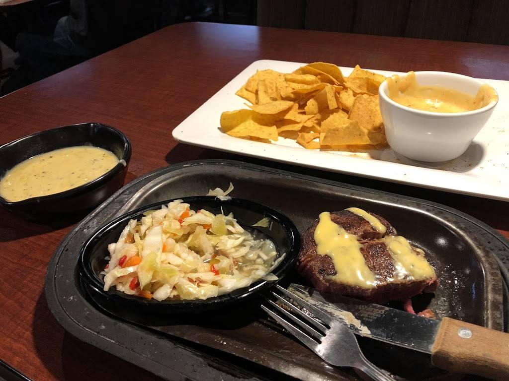 Branns Steakhouse & Grille | restaurant | 5510 28th St SE, Grand Rapids, MI 49512, USA | 6162857800 OR +1 616-285-7800