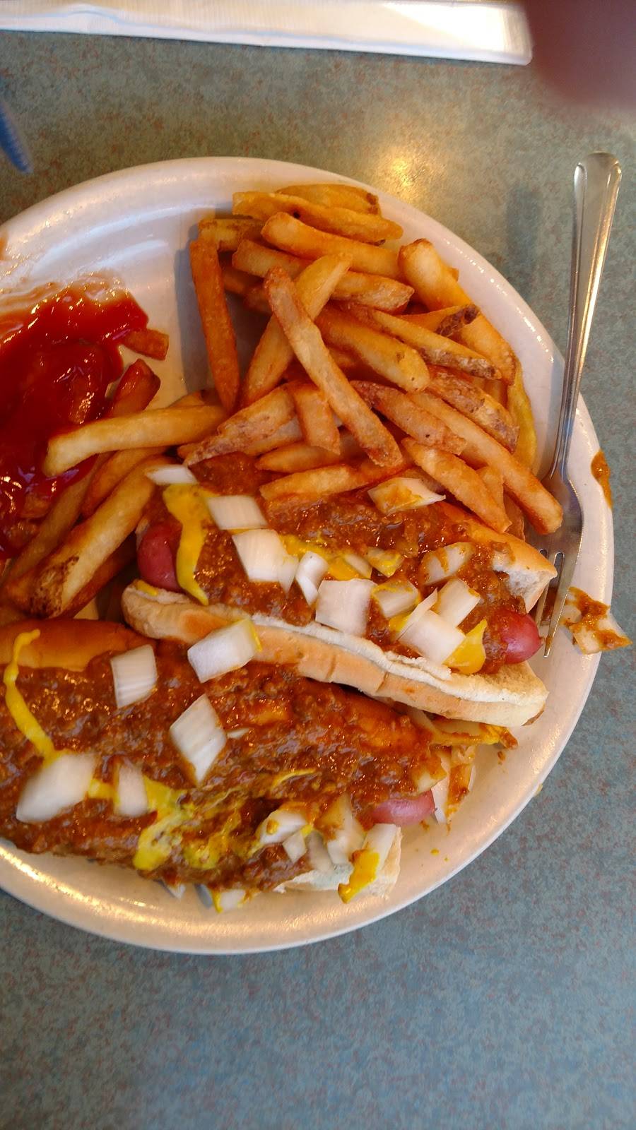 Raiders Coney & Bistro | restaurant | 208 N Main St, Almont, MI 48003, USA | 8107982272 OR +1 810-798-2272