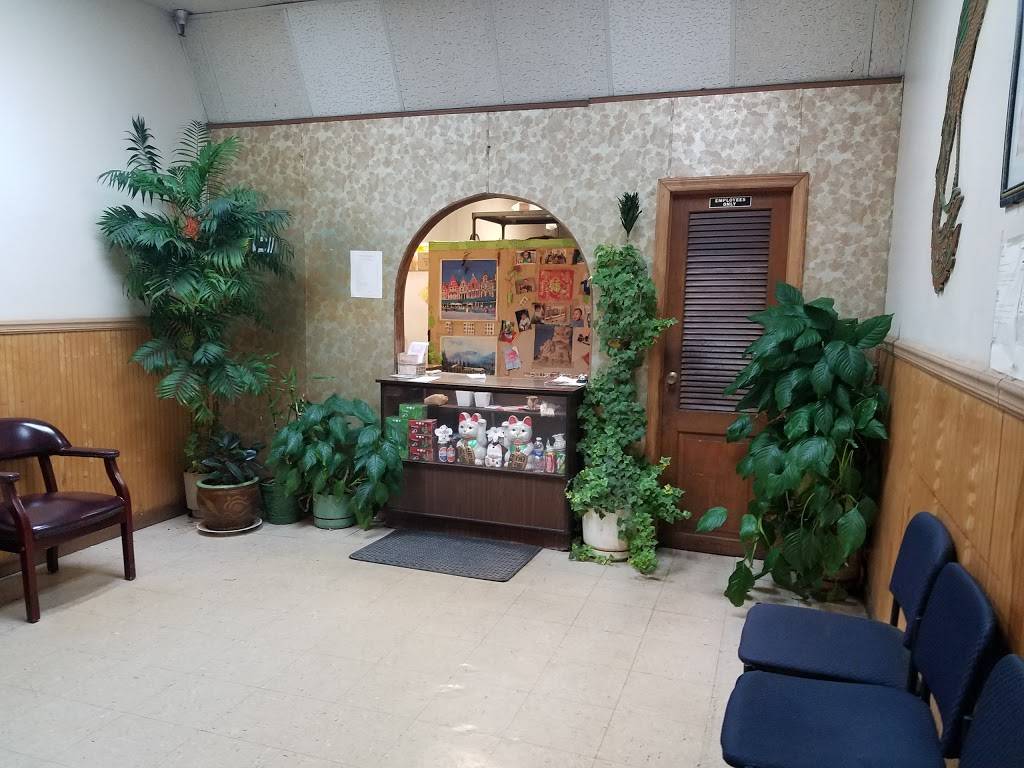 Jade Palace Chop Suey | restaurant | 8625 95th St, Hickory Hills, IL 60457, USA | 7084305076 OR +1 708-430-5076