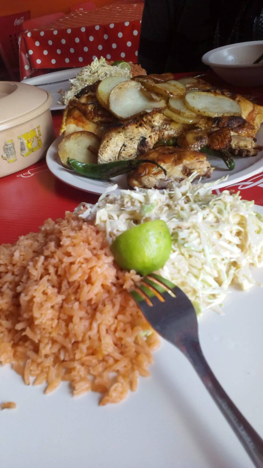 Pollos La Mescalera | restaurant | Manuel Pérez Yañez 2428, Amp Lucio Blanco, 22710 Rosarito, B.C., Mexico | 016616135390 OR +52 661 613 5390