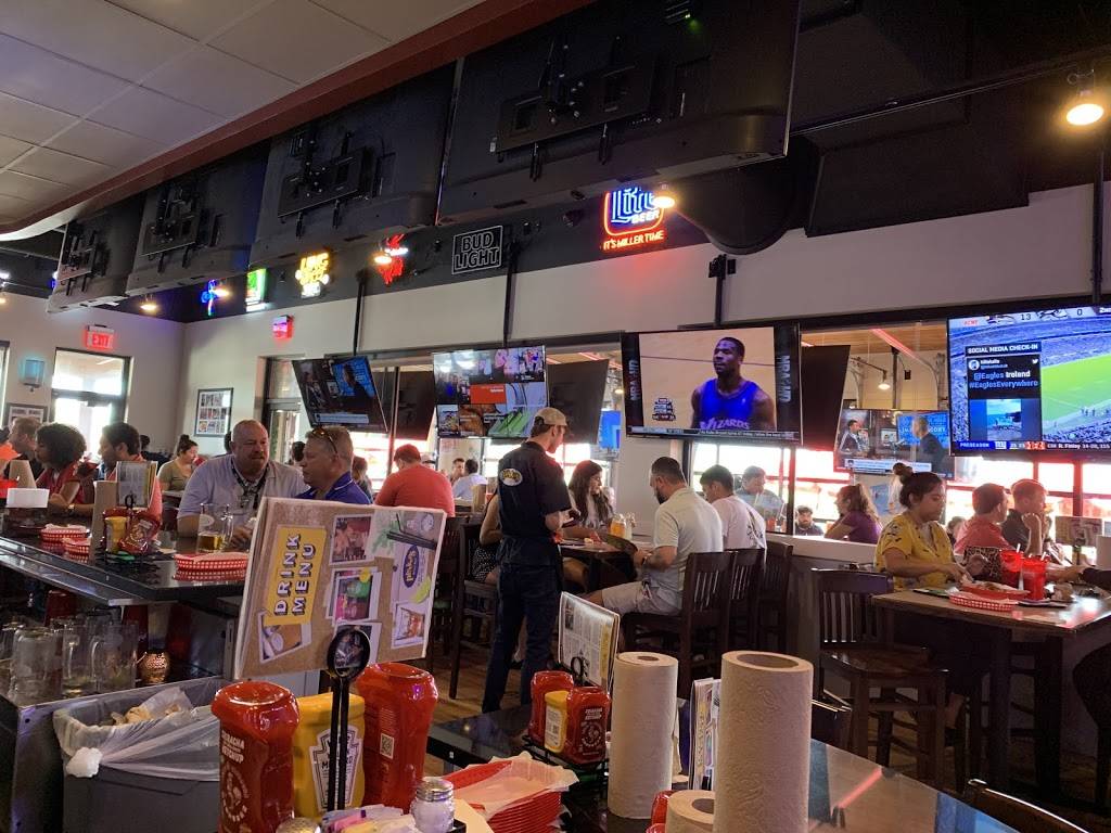 Pluckers | restaurant | 15651 I-10 W, San Antonio, TX 78249, USA | 2106009464 OR +1 210-600-9464