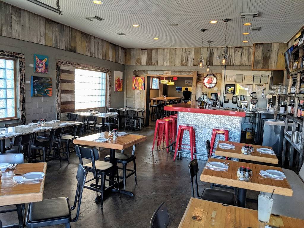 Roccos | restaurant | 811 Collingsworth St, Houston, TX 77009, USA | 7133802700 OR +1 713-380-2700