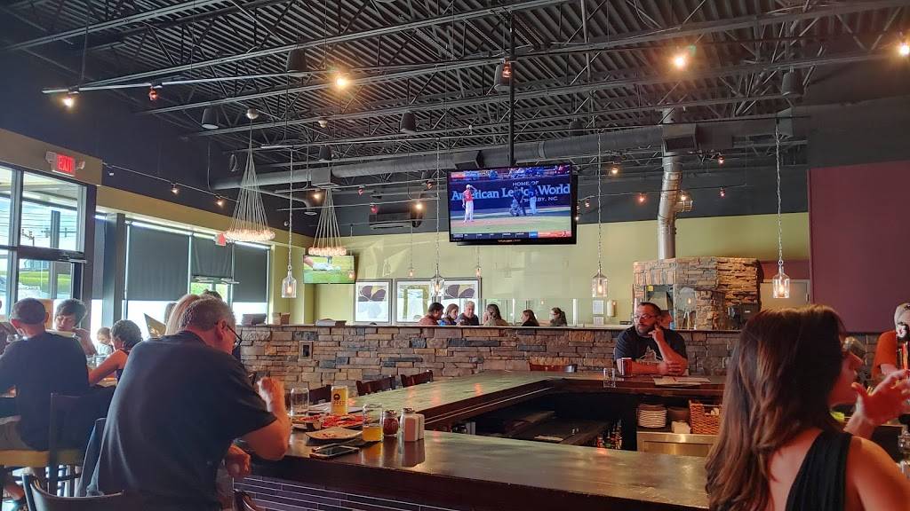 Tapped Brick Oven & Pour House | restaurant | 6044 Lincoln Hwy, Greensburg, PA 15601, USA | 7248508277 OR +1 724-850-8277