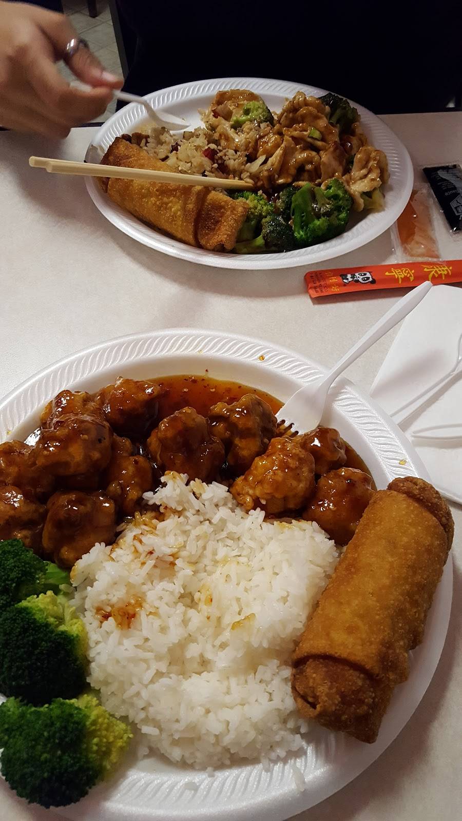 Wok N Roll | restaurant | 1637 New Garden Rd, Greensboro, NC 27410, USA | 3368550026 OR +1 336-855-0026