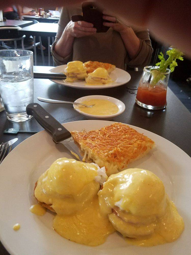 Hozys Grill | restaurant | 1760 Lemonwood Dr, Santa Paula, CA 93060, USA | 8055251068 OR +1 805-525-1068