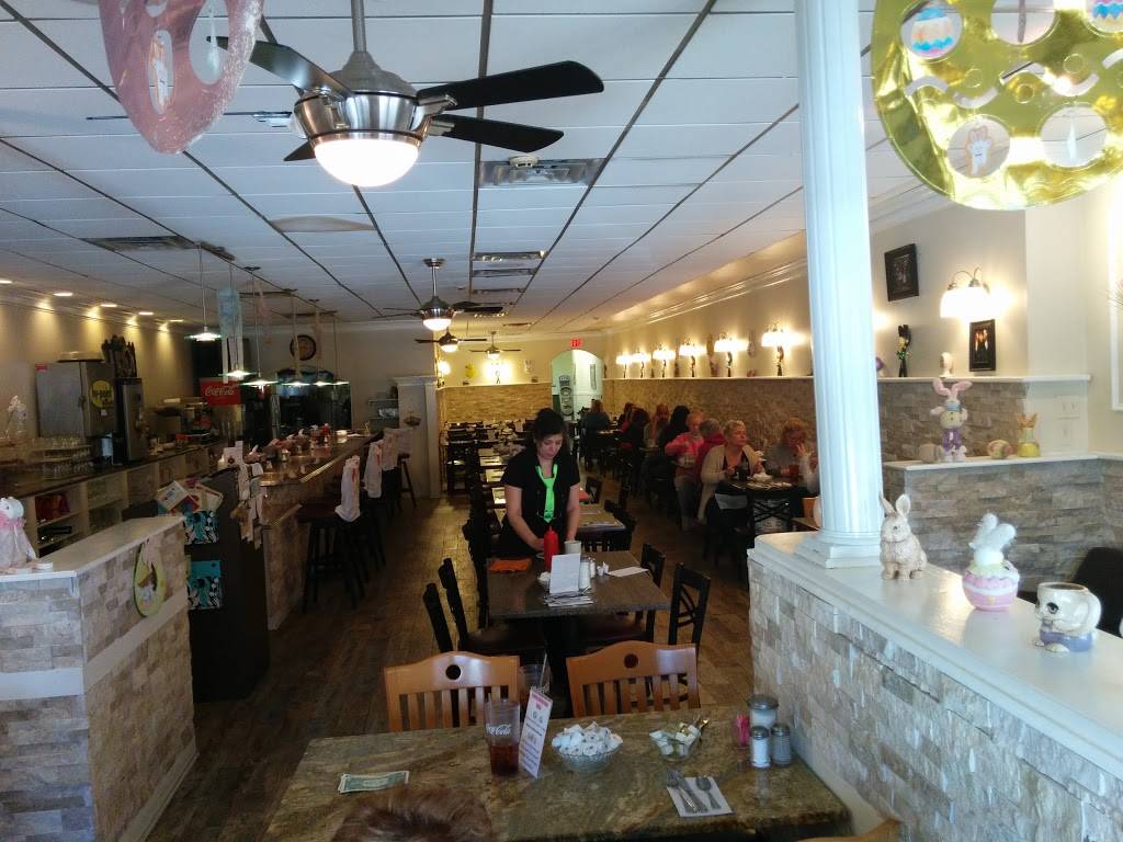 Antonias Family Restaurant | restaurant | 615 S Chester Rd, Swarthmore, PA 19081, USA | 6105431271 OR +1 610-543-1271