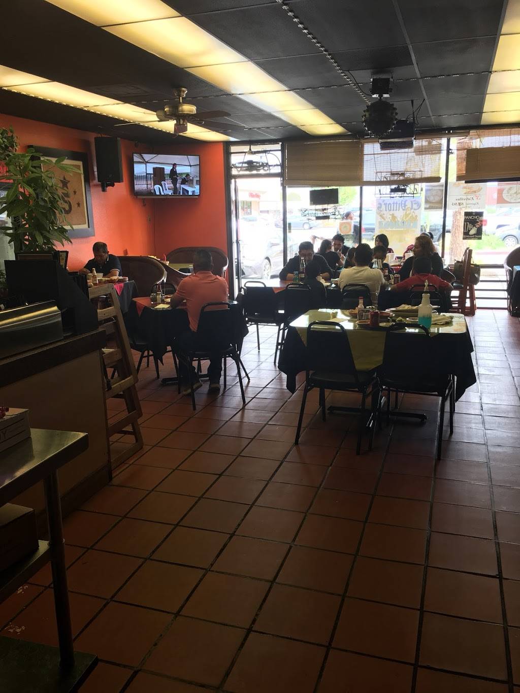 5 Estrellas Mexican Restaurant | restaurant | 650 S Harbor Blvd, Santa Ana, CA 92704, USA | 7147754754 OR +1 714-775-4754