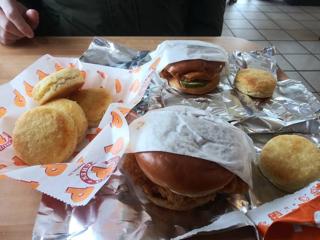 Popeyes Louisiana Kitchen | restaurant | 3131 N Rock Rd, Wichita, KS 67226, USA | 3164252394 OR +1 316-425-2394