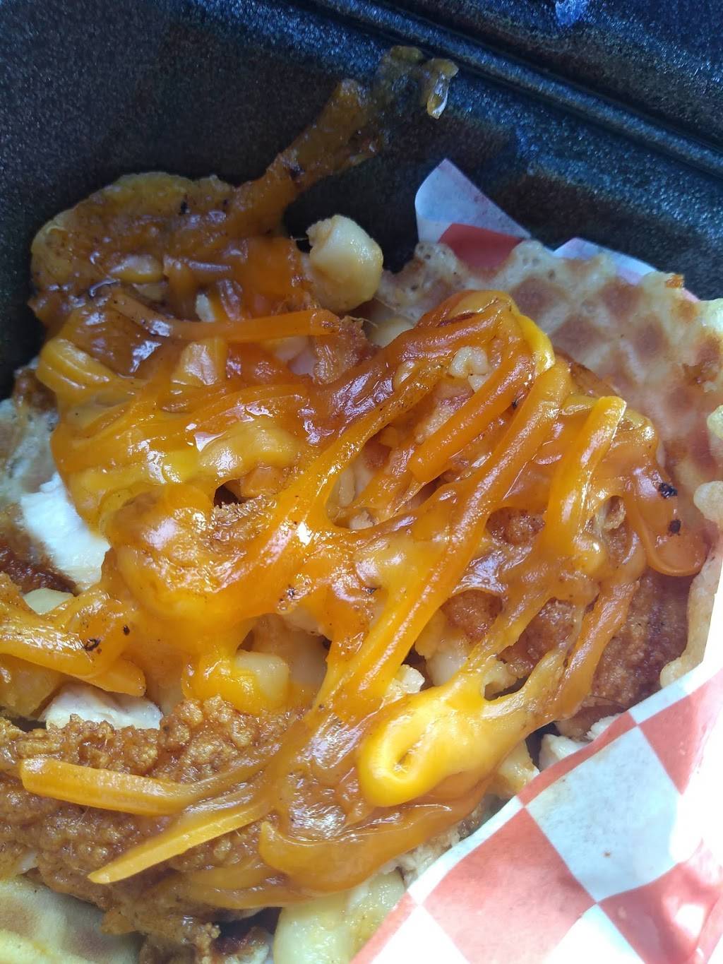 Entrees Hot Chicken & Gourmet Butter Burgers | restaurant | 2100 Candler Rd B, Decatur, GA 30032, USA | 4043434642 OR +1 404-343-4642