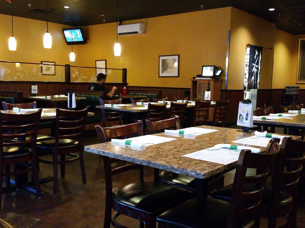 Garlic & Ginger | restaurant | 5847 SW 75th St #109, Gainesville, FL 32608, USA | 3523715911 OR +1 352-371-5911