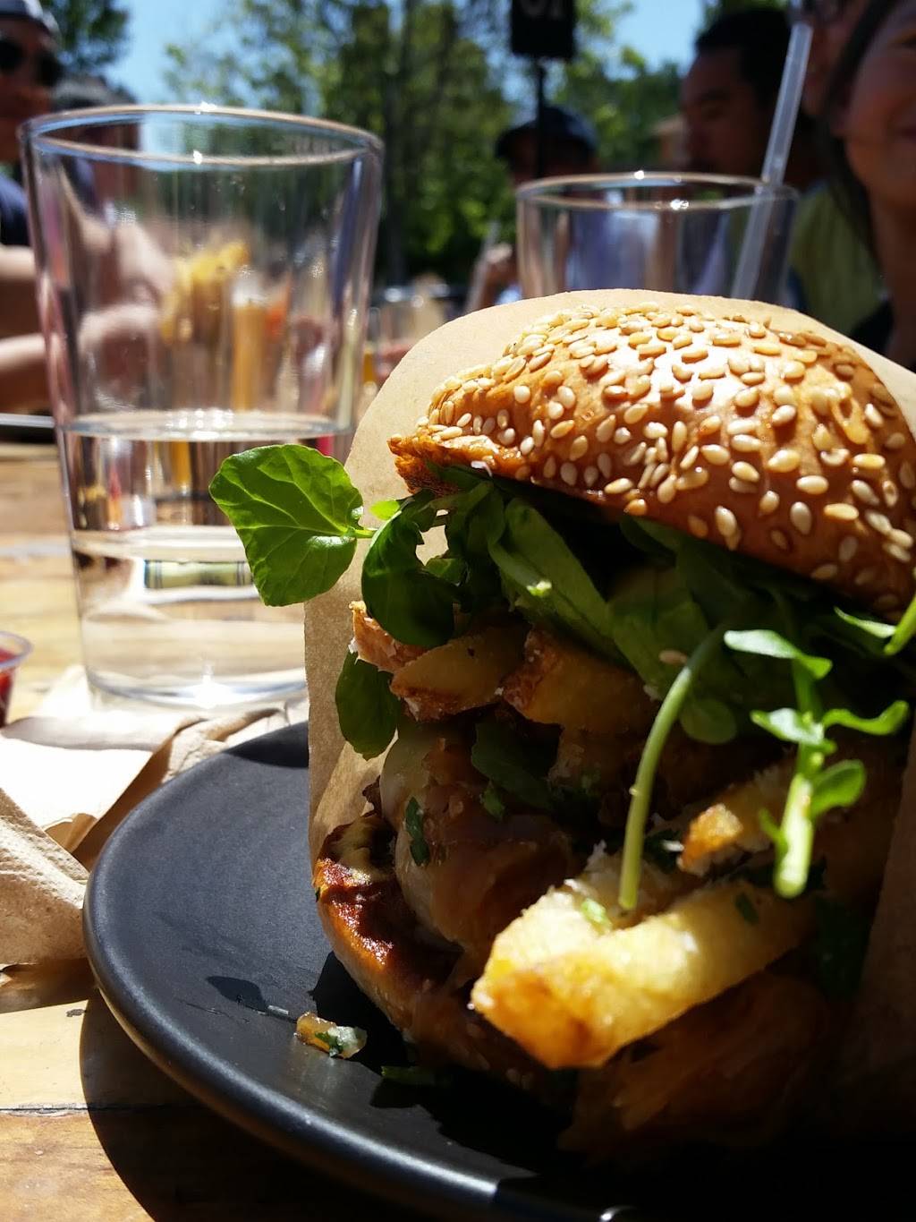 Roam Artisan Burgers | restaurant | 23 Lafayette Cir, Lafayette, CA 94549, USA | 9253850798 OR +1 925-385-0798