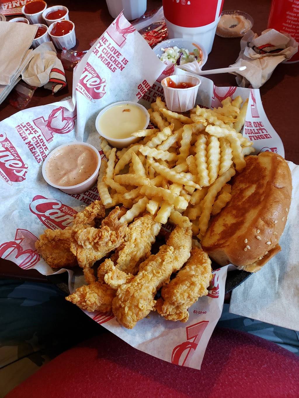 Raising Canes Chicken Fingers | meal takeaway | 1840 1st Capitol Dr, St Charles, MO 63301, USA | 6369250132 OR +1 636-925-0132