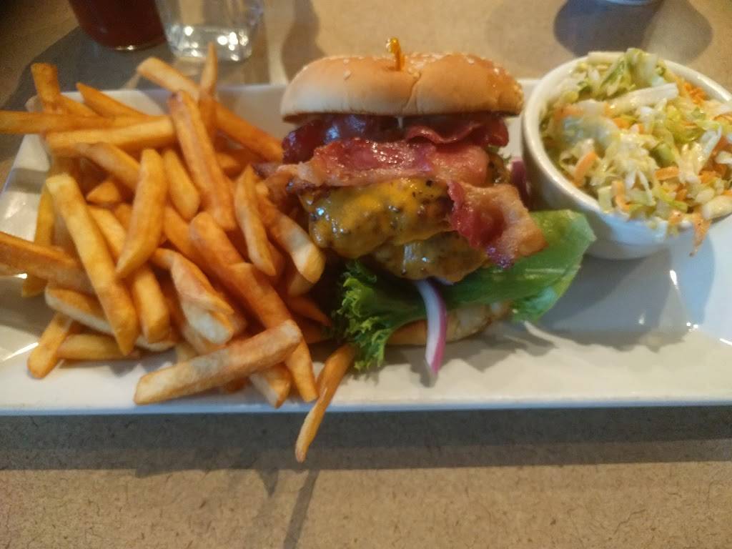 Vitos Pizzeria Restaurant & Dining Lounge | restaurant | 36 Prince Edward St, Brighton, ON K0K 1H0, Canada | 6134750568 OR +1 613-475-0568