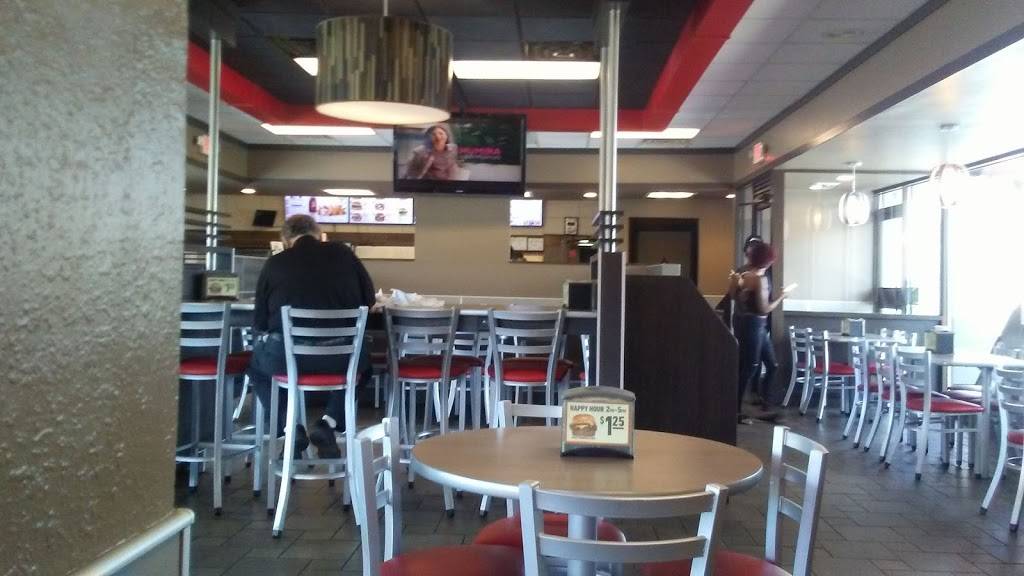 Hardees | restaurant | 2518 Carolina Beach Rd, Wilmington, NC 28401, USA | 9107623904 OR +1 910-762-3904