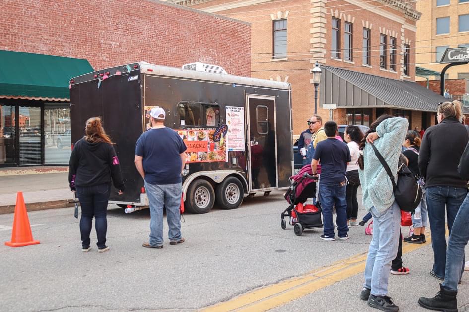 El Monchis SNACK’Z | restaurant | 1205 N Grand Ave, Enid, OK 73701, USA | 5803669787 OR +1 580-366-9787