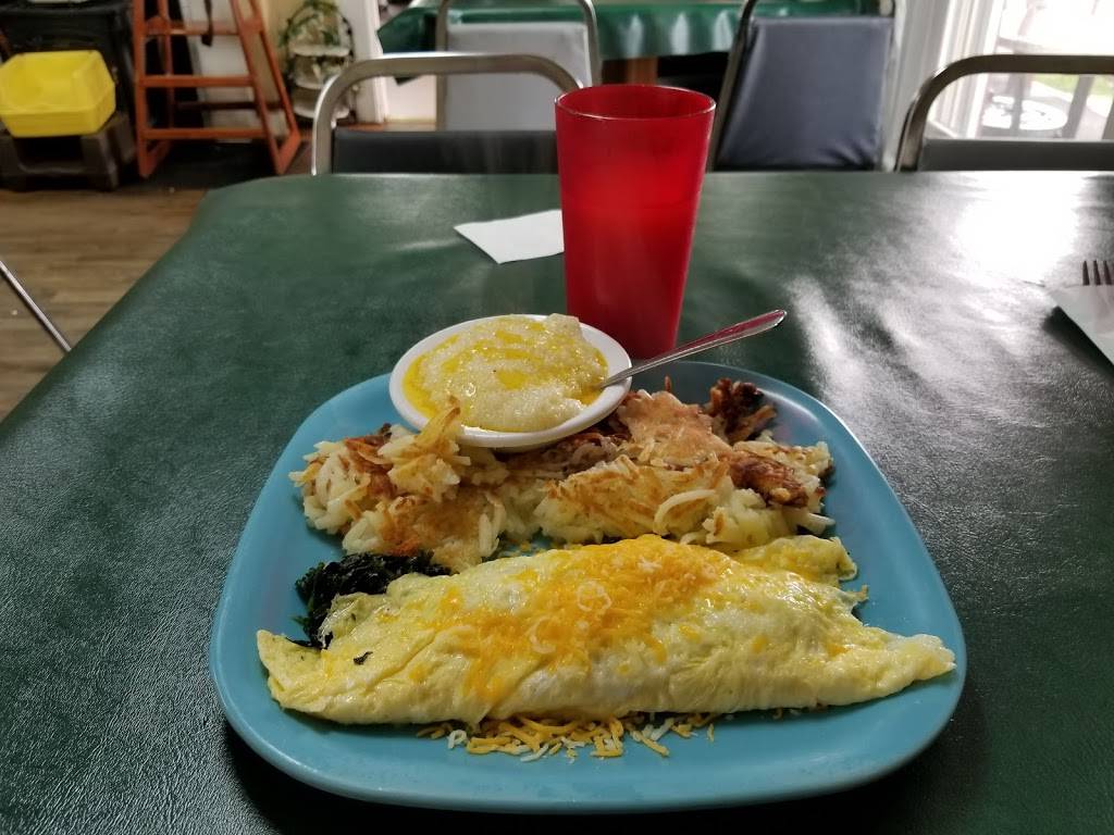 Codys Diner | restaurant | 113 Cumberland St, Ashland City, TN 37015, USA | 6154153368 OR +1 615-415-3368
