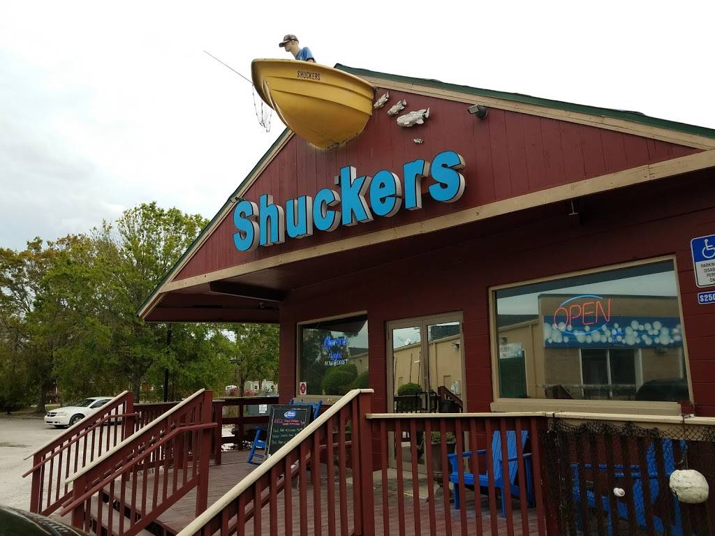 Shuckers Oyster Bar & Grill | restaurant | 96008 Wades Pl, Fernandina Beach, FL 32034, USA | 9042772580 OR +1 904-277-2580