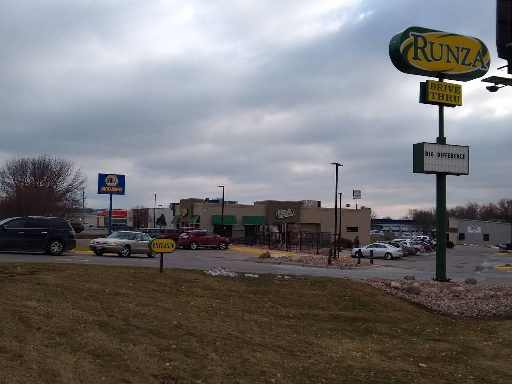 Runza Restaurant | restaurant | 13425 Q St, Omaha, NE 68137, USA | 4028950803 OR +1 402-895-0803