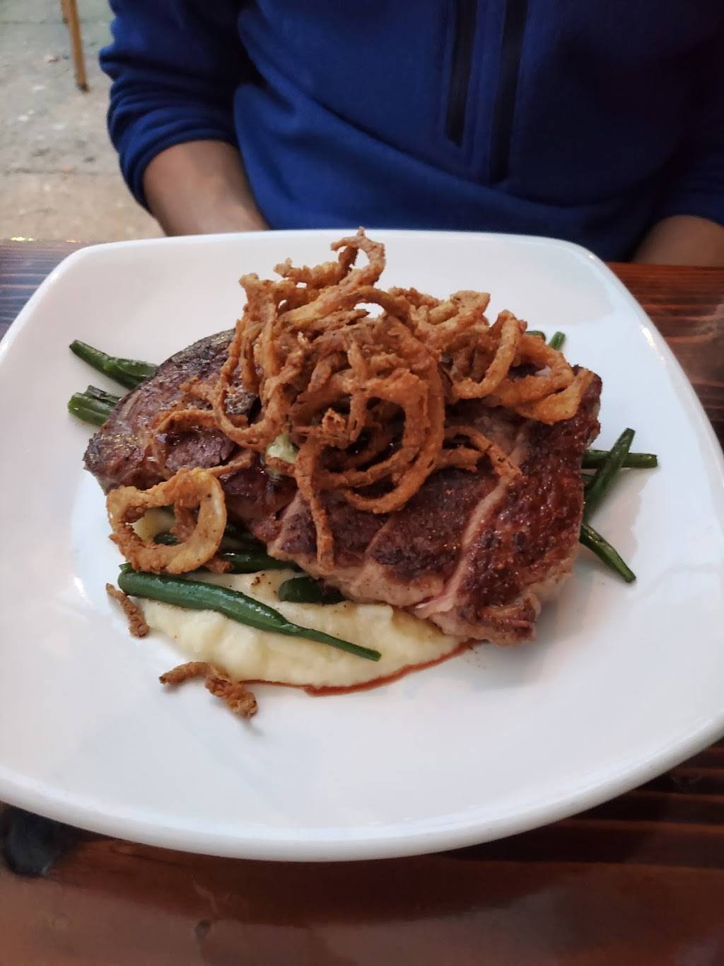 Sally Os | restaurant | 3531 Gough St, Baltimore, MD 21224, USA | 4106245631 OR +1 410-624-5631