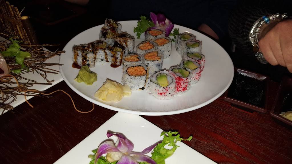 Kume Bistro | restaurant | 12 Weaver St d, Newmarket, NH 03857, USA | 6032925121 OR +1 603-292-5121