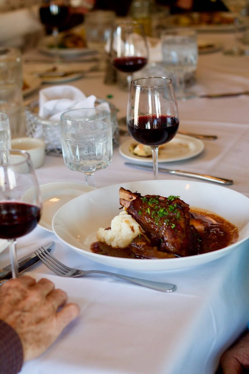 The New York Restaurant | restaurant | 101 State St, Harbor Springs, MI 49740, USA | 2315261904 OR +1 231-526-1904