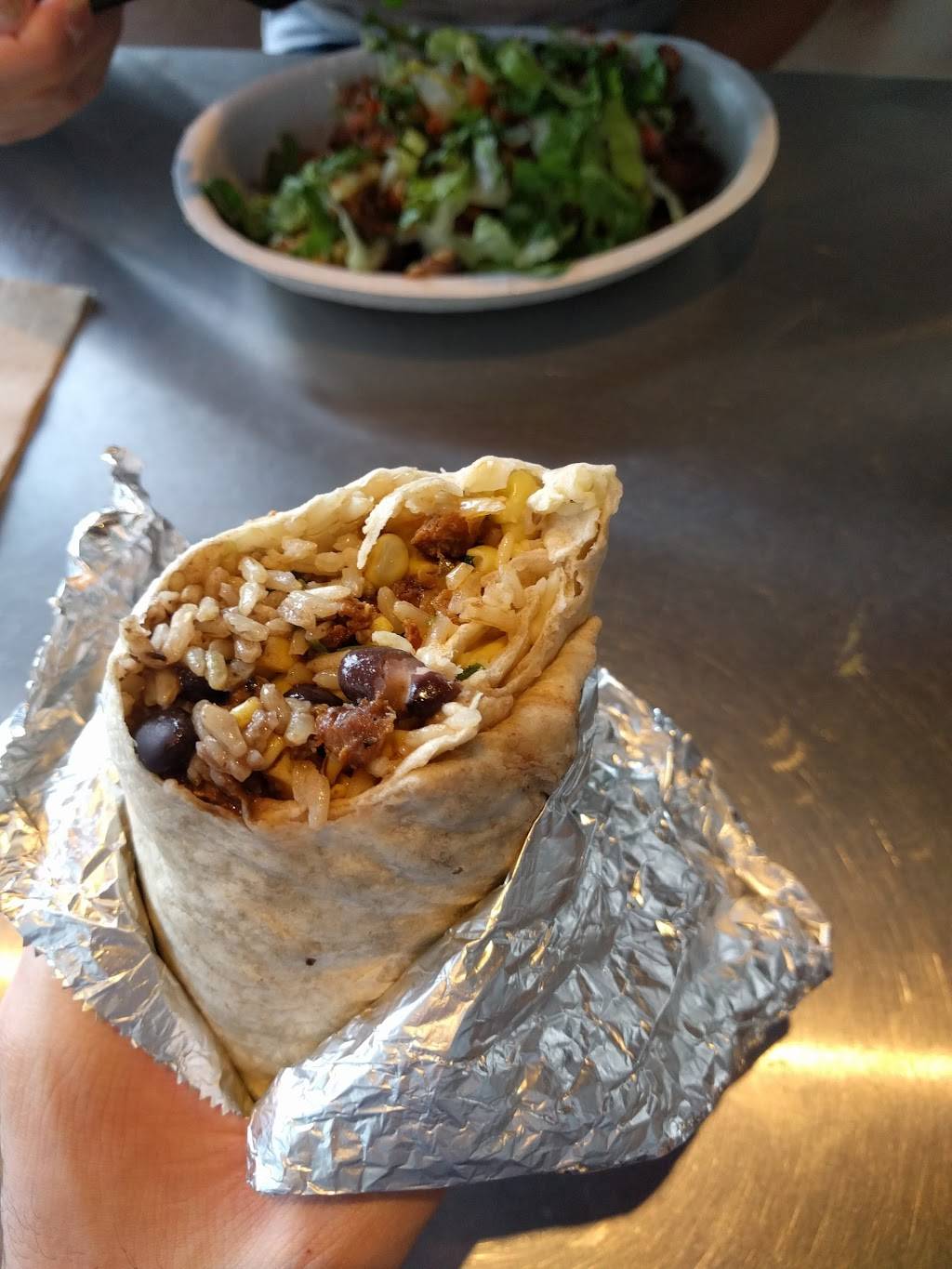 Chipotle Mexican Grill | restaurant | 528 E Green St Ste 101, Champaign, IL 61820, USA | 2173440466 OR +1 217-344-0466