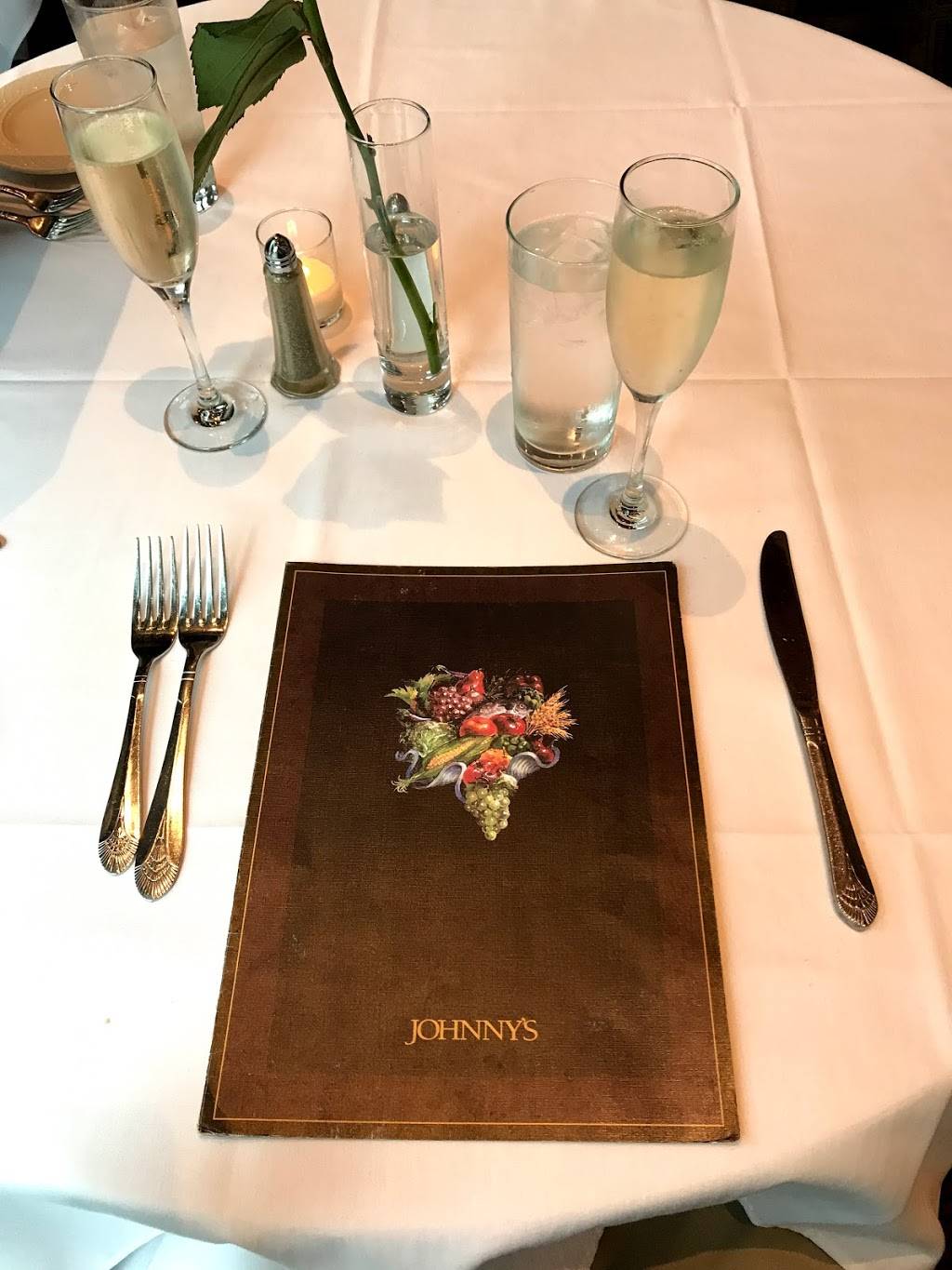 Johnnys Downtown | restaurant | 1406 W 6th St, Cleveland, OH 44113, USA | 2166230055 OR +1 216-623-0055