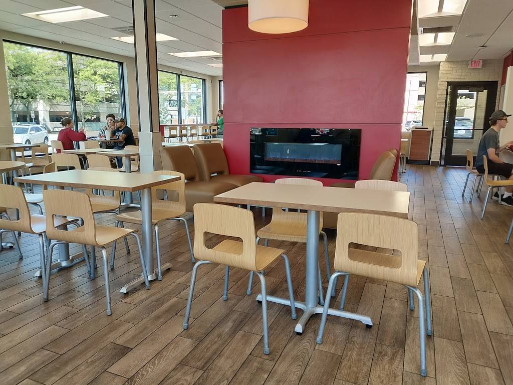 Wendys | restaurant | 1021 S Clinton St, Fort Wayne, IN 46802, USA | 2604222060 OR +1 260-422-2060
