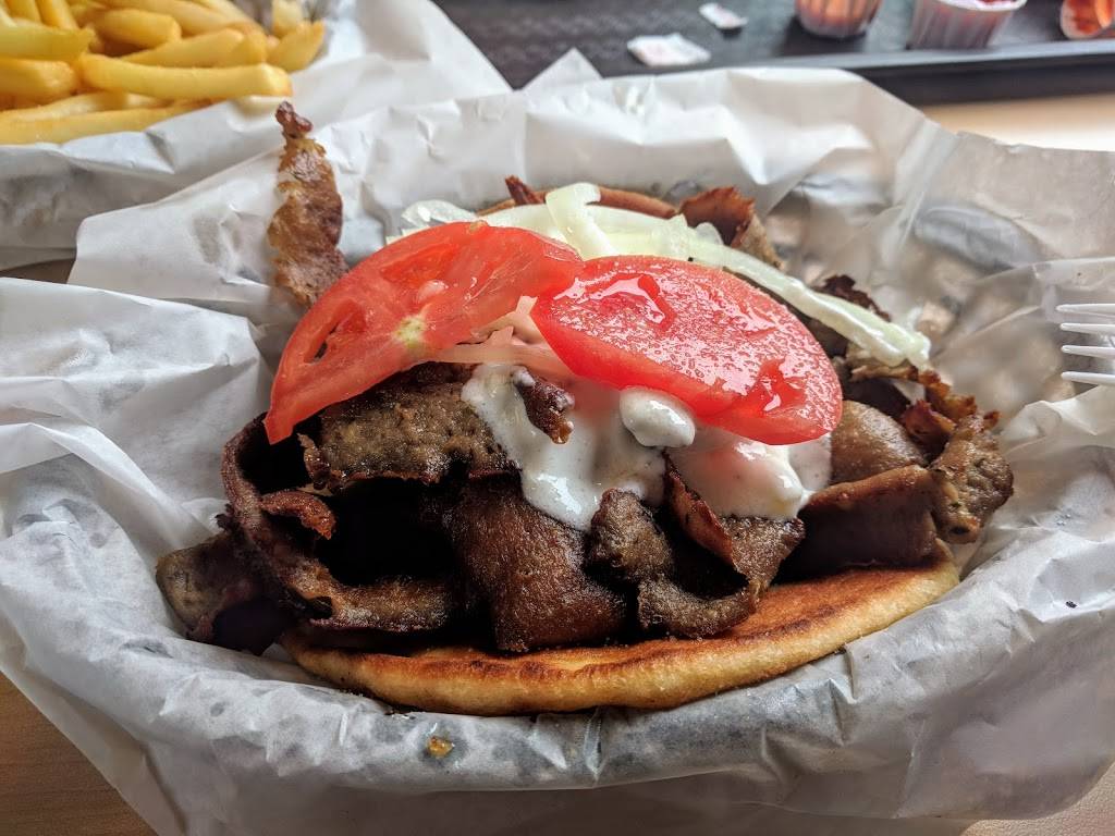 Clark Street Dog | restaurant | 3040 N Clark St, Chicago, IL 60657, USA | 7732816690 OR +1 773-281-6690