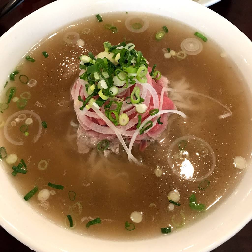 Pho Saigon | restaurant | 16925 Yonge St, Newmarket, ON L3Y 5Y1, Canada | 9058303488 OR +1 905-830-3488