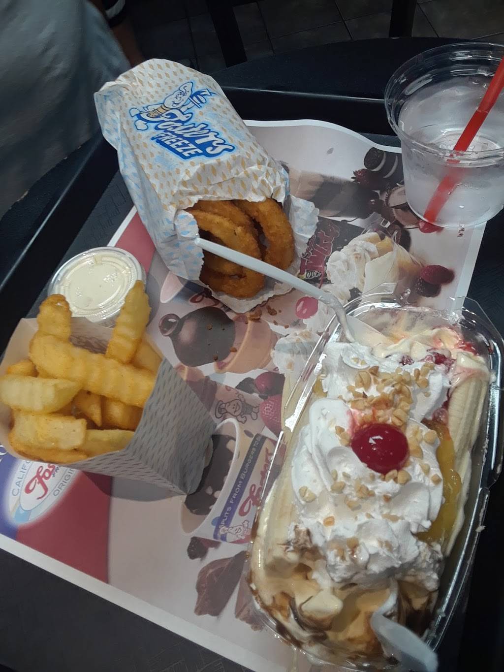 Fosters Freeze | restaurant | 630 Academy Ave, Sanger, CA 93657, USA | 5598758130 OR +1 559-875-8130