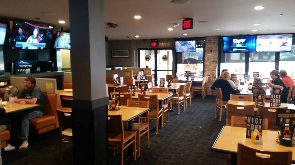 Buffalo Wild Wings | restaurant | 6275 E State St, Rockford, IL 61108, USA | 8153975649 OR +1 815-397-5649