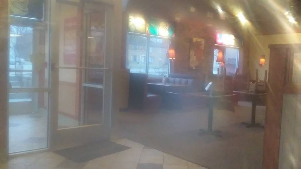 Pizza Hut | restaurant | 5704 W Capitol Dr, Milwaukee, WI 53216, USA | 4144442258 OR +1 414-444-2258