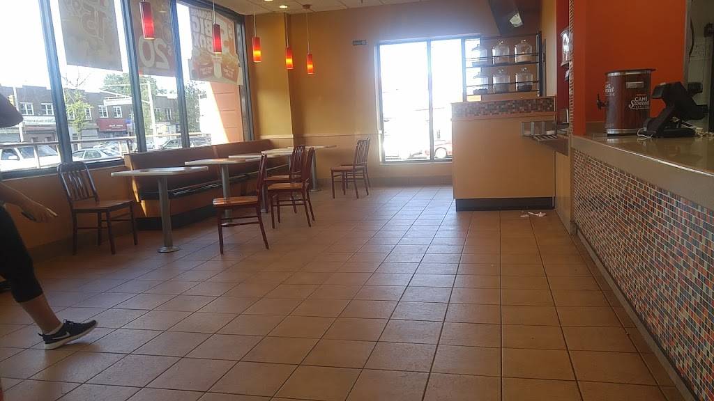 Popeyes Louisiana Kitchen | restaurant | 205-20 Jamaica Ave, Hollis, NY 11423, USA | 7187368310 OR +1 718-736-8310