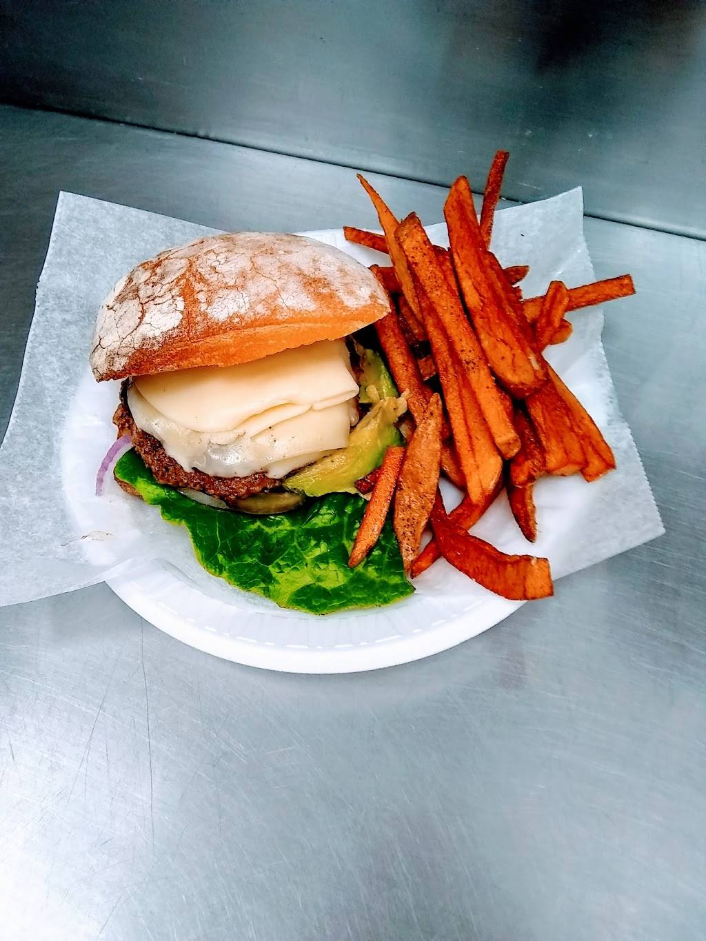 Wing World | restaurant | 876 Manor Rd, Staten Island, NY 10314, USA | 7183709464 OR +1 718-370-9464