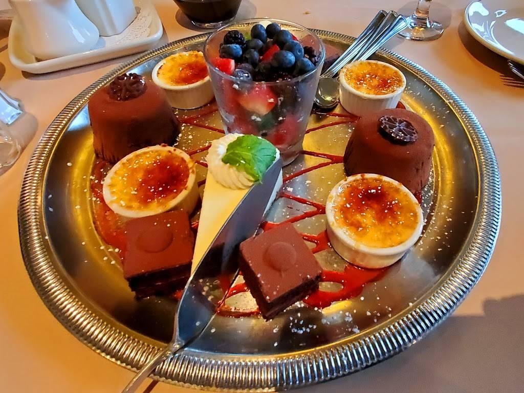 Daniel’s Broiler | night club | 10500 NE 8th St Unit BP2101, Bellevue, WA 98004, USA | 4254624662 OR +1 425-462-4662