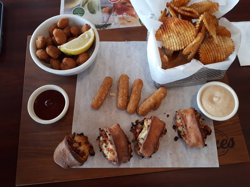 Mikes | restaurant | 2325 Boulevard Casavant O, Saint-Hyacinthe, QC J2S 7E5, Canada | 4507735323 OR +1 450-773-5323