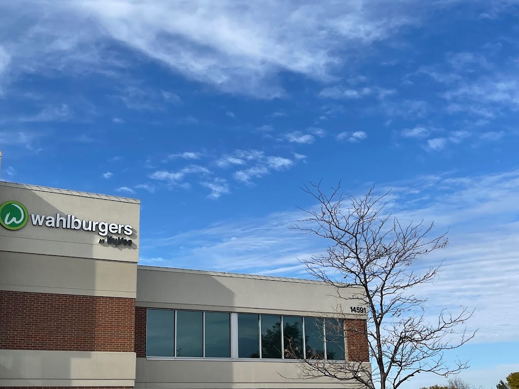 Wahlburgers @ Hy-Vee | restaurant | 14591 Stony Brook Blvd, Omaha, NE 68137, USA | 4026970811 OR +1 402-697-0811