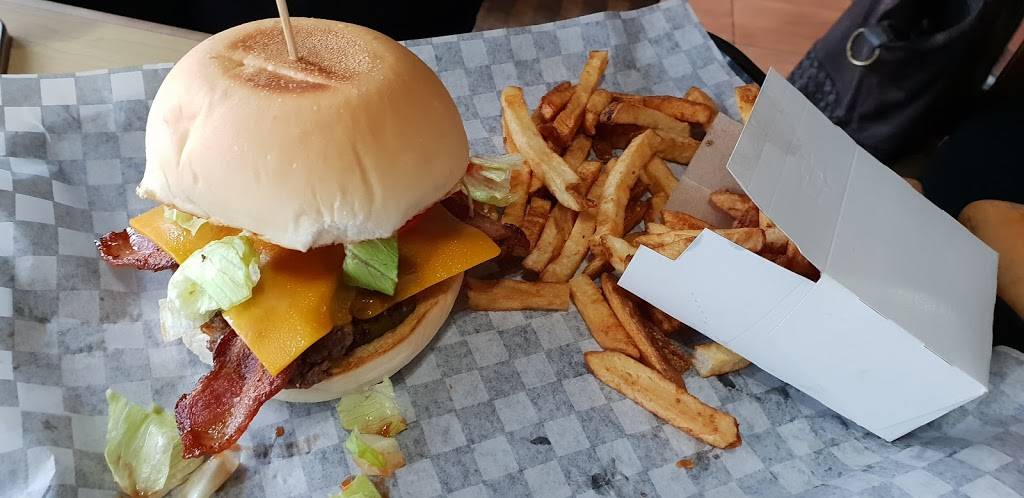 Burger Delight | restaurant | 100 Mearns Ave #1, Bowmanville, ON L1C 5M3, Canada | 9056236644 OR +1 905-623-6644