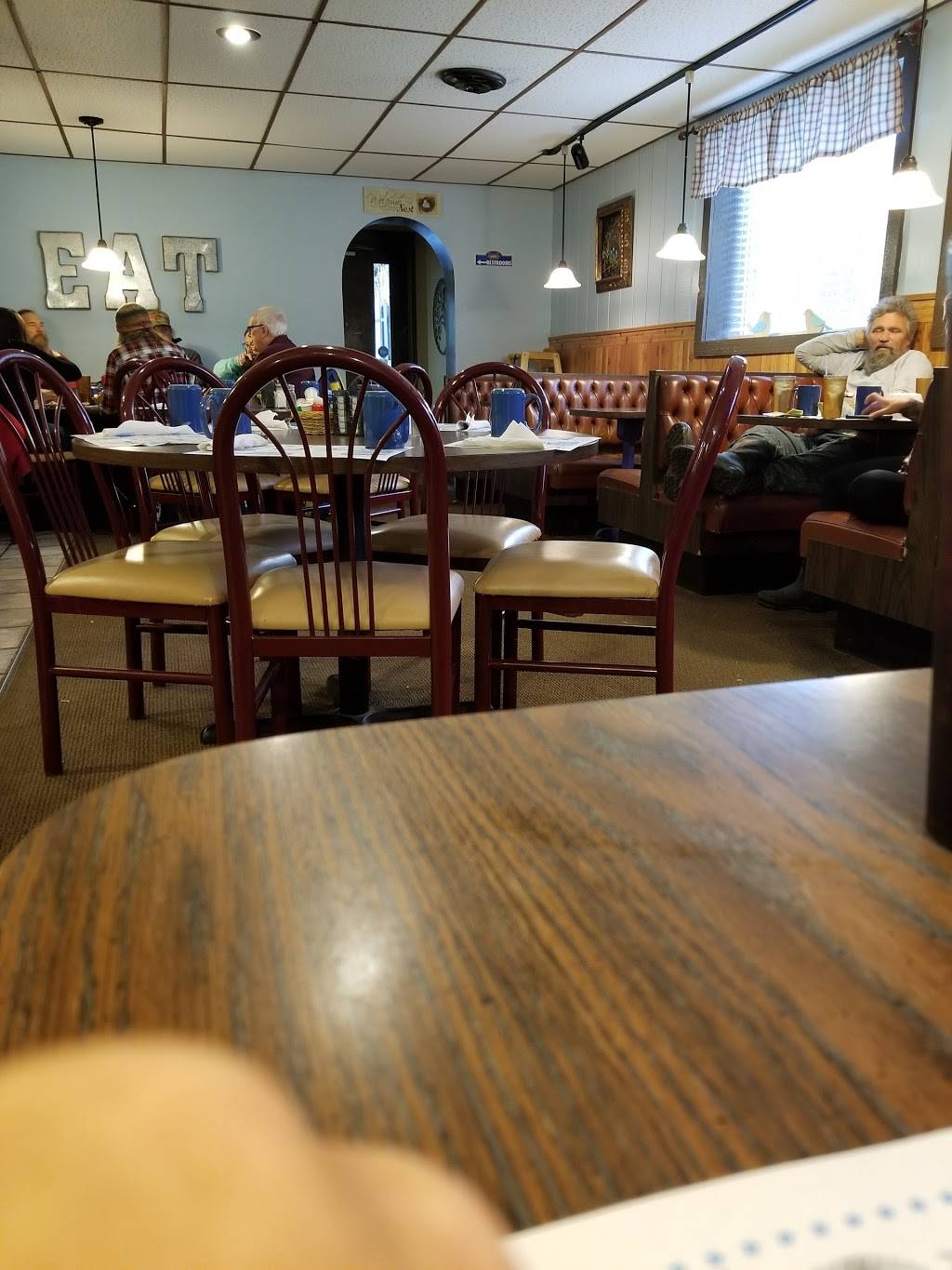 The Robins Nest Family Restaurant | restaurant | 28640 M-40, Paw Paw, MI 49079, USA | 2696282164 OR +1 269-628-2164