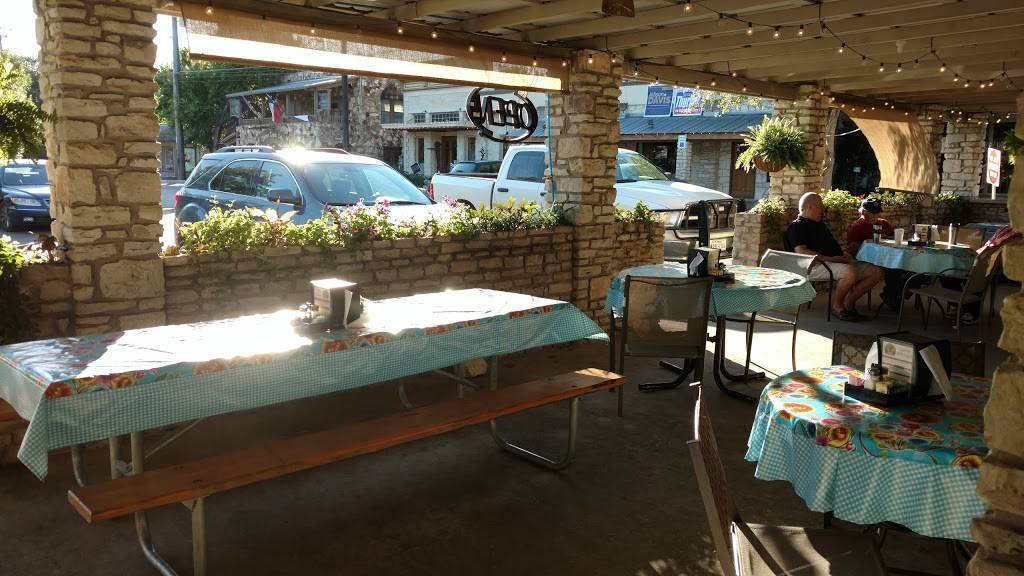 Wimberley Cafe | restaurant | 101-A Wimberley Square, Wimberley, TX 78676, USA | 5128473333 OR +1 512-847-3333